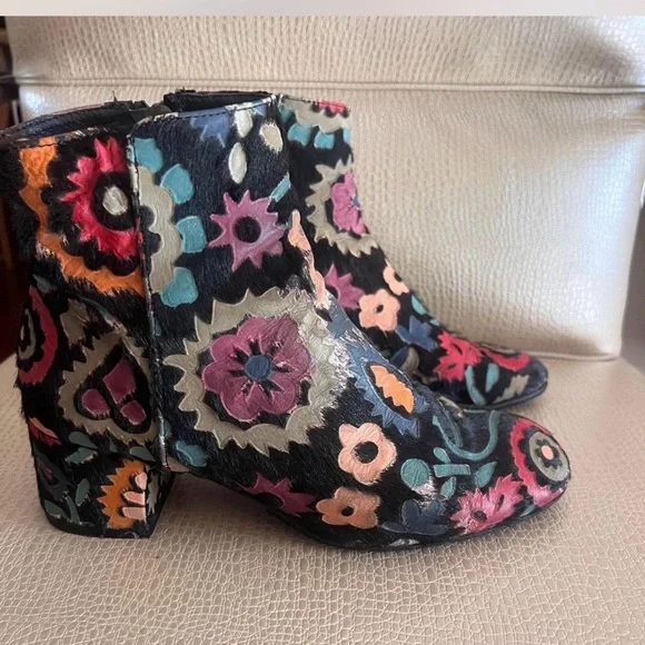 AGL pony hair Floral Patterned embroidered Ankle Boots EU 38 - Picture 6 of 9